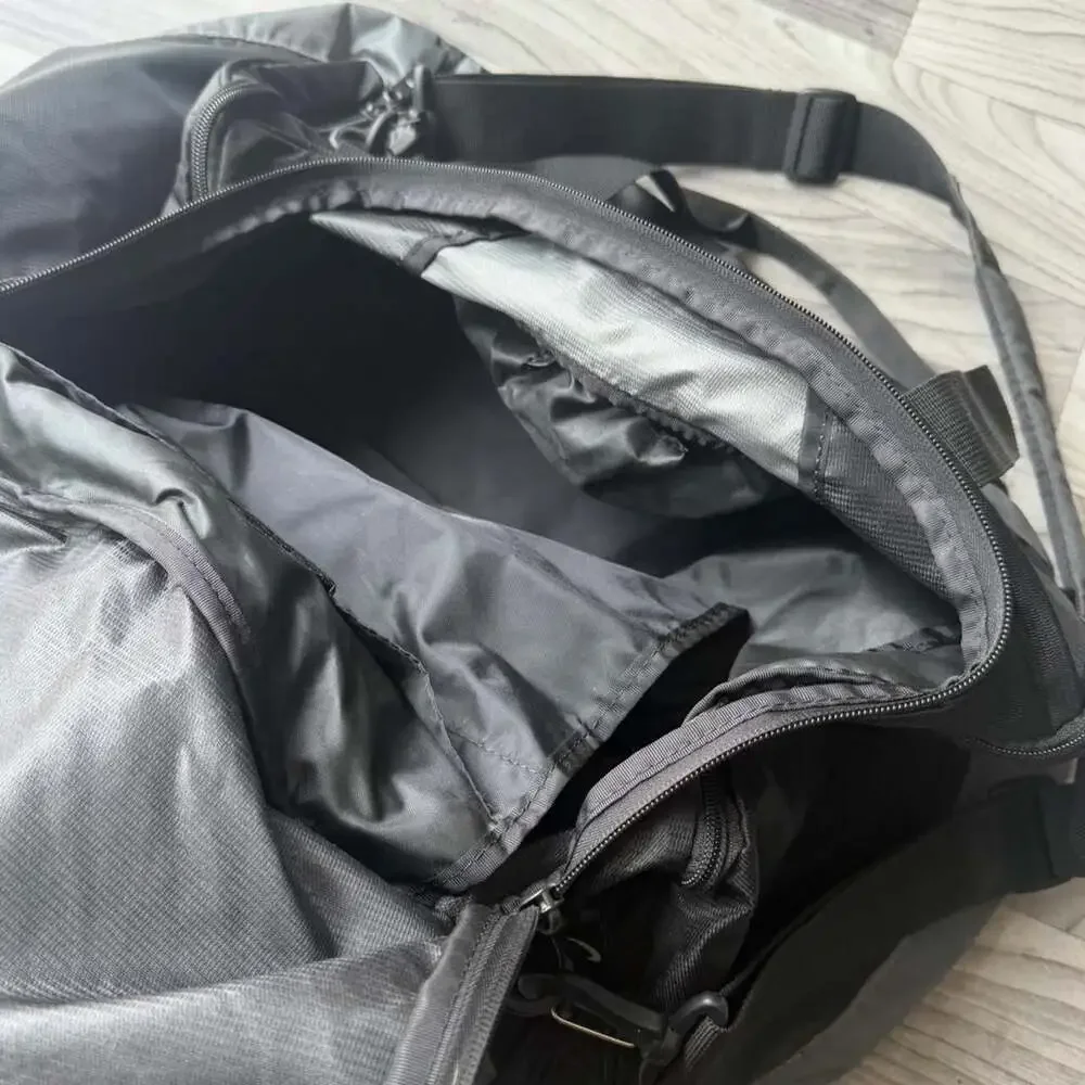 Vintage Y2K Nike Golf Black & Grey Duffle Bag
